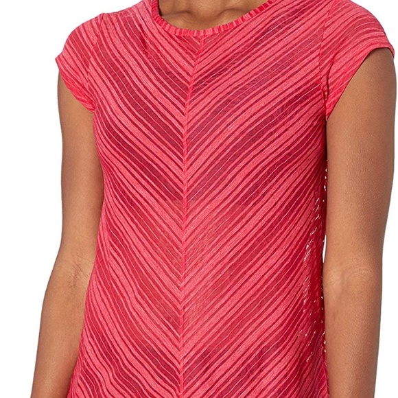 Saucony Women's Short Sleeve Breeze Top - Picture 2 of 3